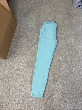 ALO Yoga light blue airbrush Leggings